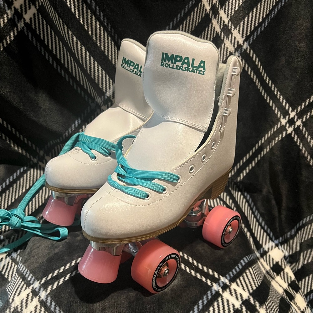 Impala White Roller Skates Sz 6 Brand New in Box